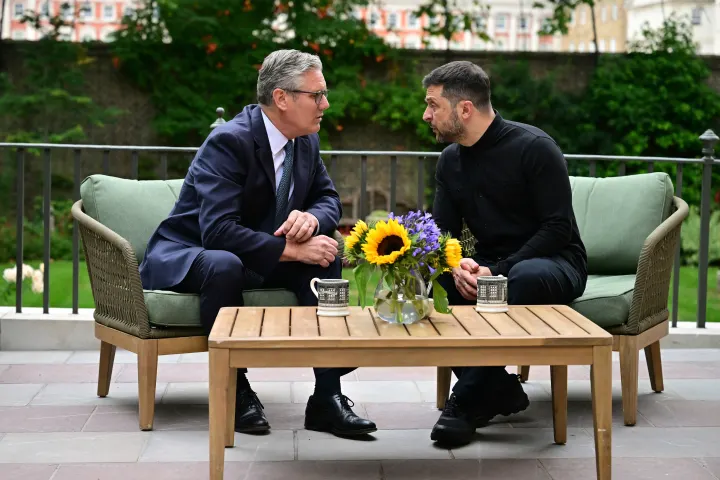 Zelenskyy meets with UK's Starmer as Europe braces for Trump-Putin summit