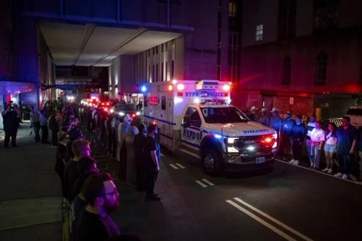 Gunman who killed 4 at NYC building was targeting NFL offices but took wrong elevator, mayor says