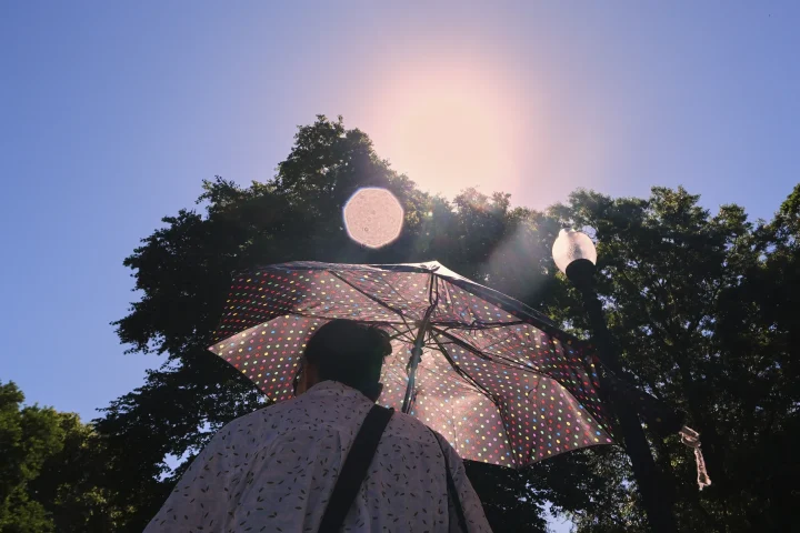 Temperature in New York City reaches 100 degrees as eastern US swelters under extreme heat wave