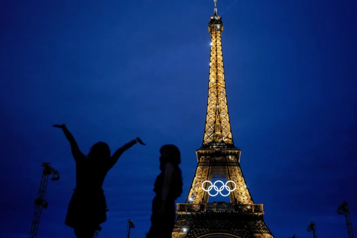 Paris dazzles with a rainy Olympics opening ceremony on the Seine River